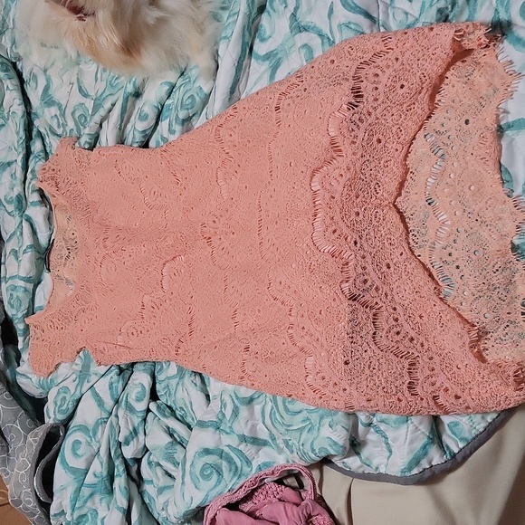 You are not alone Lace Dress - Picture 2 of 5